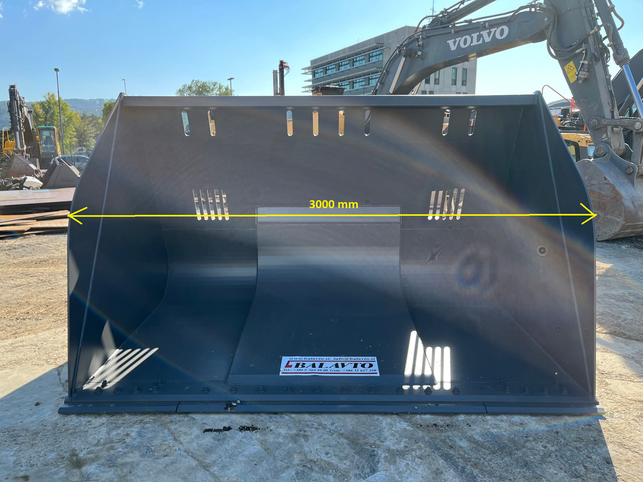 Balavto Loader bucket 3000 mm - Godet pour chargeur: photos 2 Balavto Loader bucket 3000 mm - Godet pour chargeur: photos 2