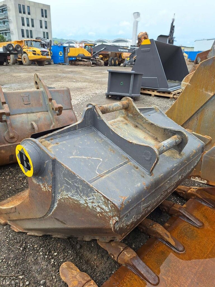 Balavto excavating planning bucket 1550 mm S60 - Godet pour pelle: photos 3 Balavto excavating planning bucket 1550 mm S60 - Godet pour pelle: photos 3