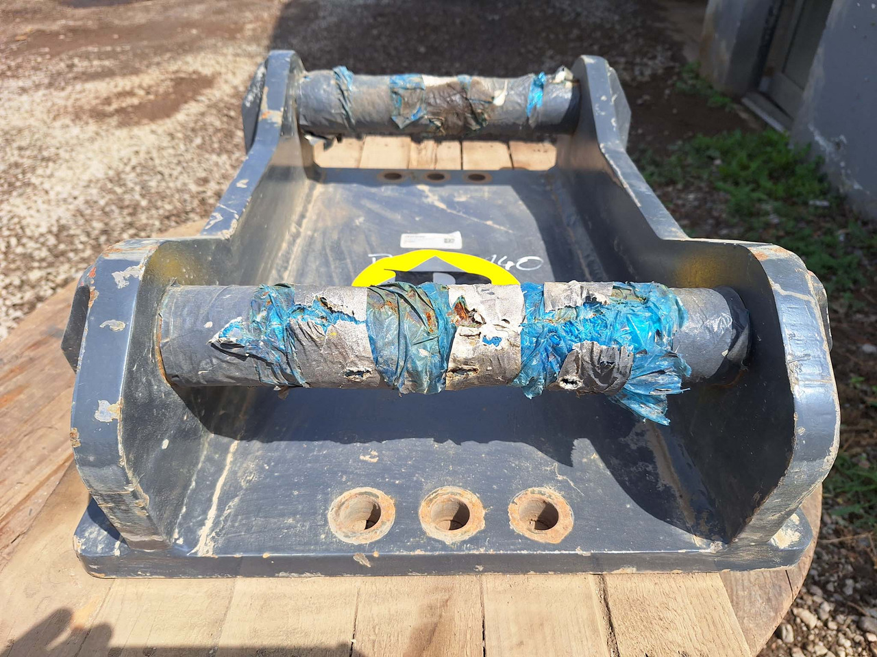 Breaker BAT140 attachment plate S60 - Attache rapide pour Engins de chantier: photos 4 Breaker BAT140 attachment plate S60 - Attache rapide pour Engins de chantier: photos 4