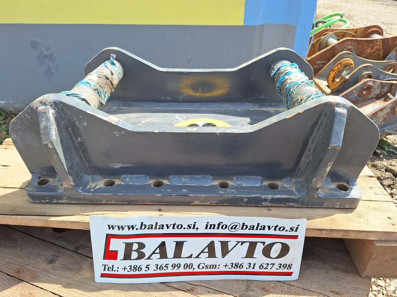 Breaker BAT140 attachment plate S60 - Attache rapide pour Engins de chantier: photos 2 Breaker BAT140 attachment plate S60 - Attache rapide pour Engins de chantier: photos 2