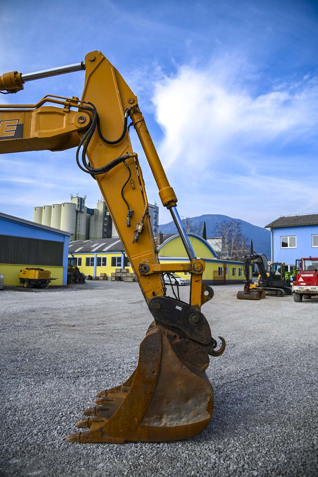 Pelle sur chenille CASE CX240B: photos 12