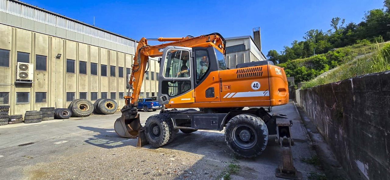 DOOSAN DX160W - Pelle sur pneus: photos 2 DOOSAN DX160W - Pelle sur pneus: photos 2