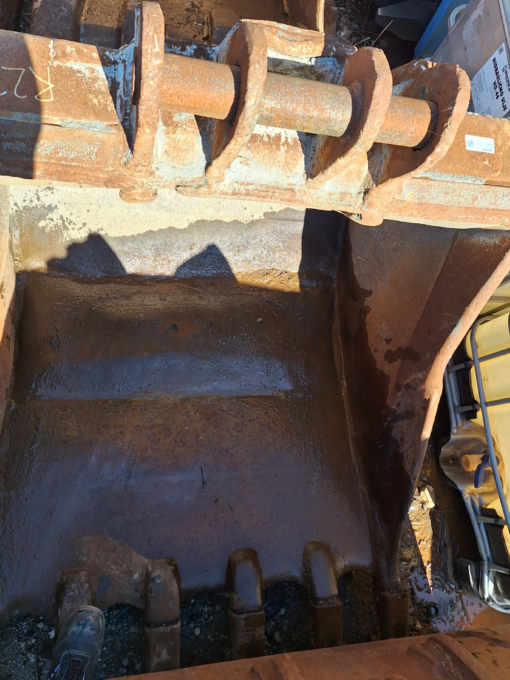 Digging bucket 1300 mm Volvo S1 - Godet pour pelle: photos 2 Digging bucket 1300 mm Volvo S1 - Godet pour pelle: photos 2