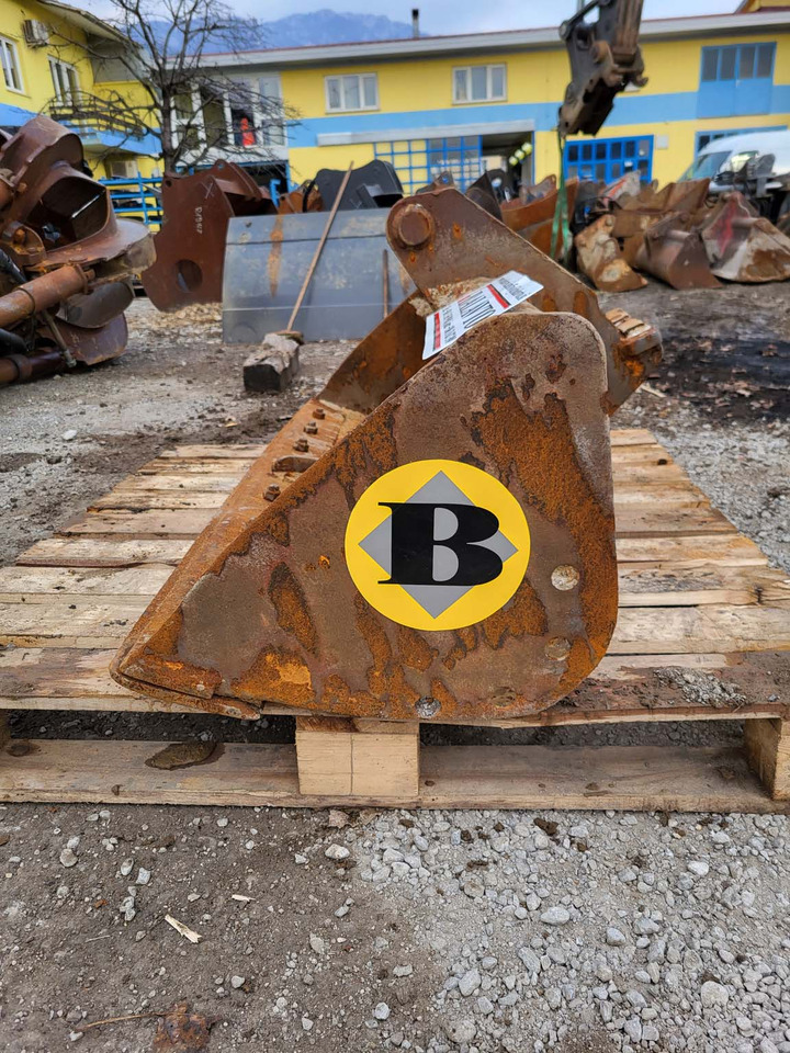 Ditch cleaning bucket 1400 mm VTN for 8-11 ton excavators - Godet pour pelle pour Engins de chantier: photos 2 Ditch cleaning bucket 1400 mm VTN for 8-11 ton excavators - Godet pour pelle pour Engins de chantier: photos 2