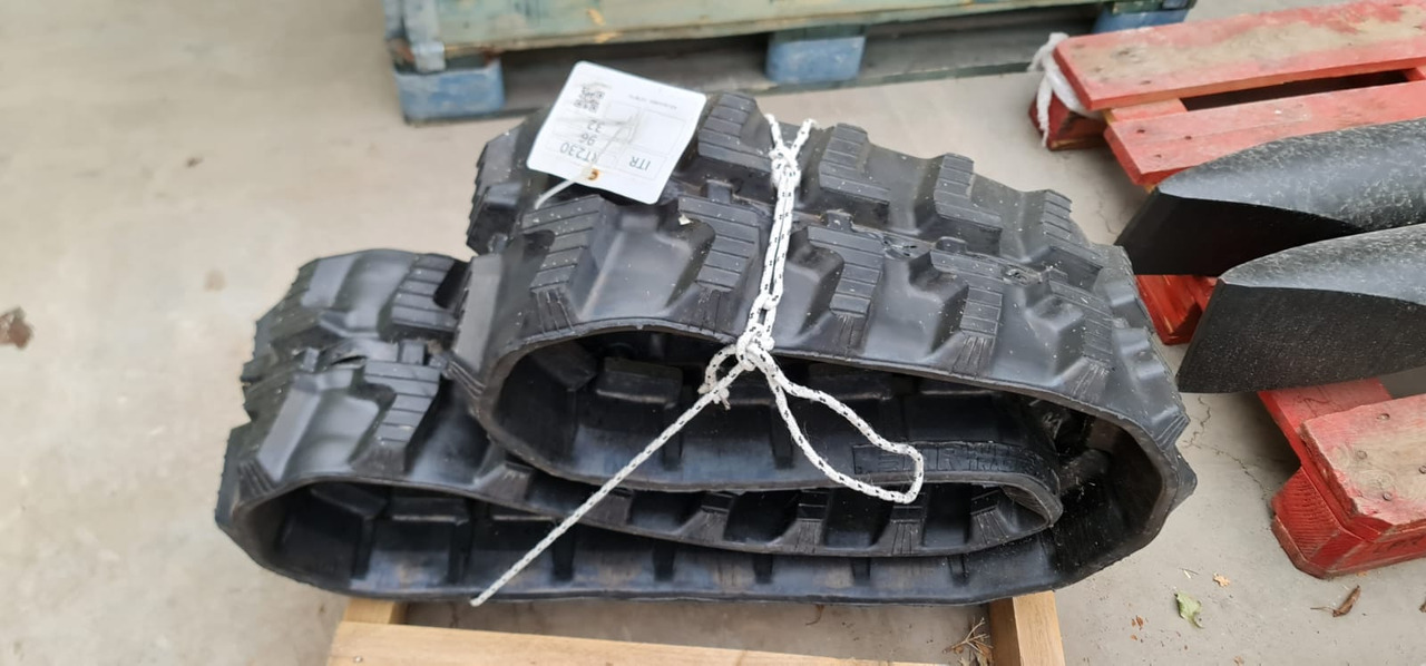 Chenille pour Engins de chantier neuf ITR 230x96x32: photos 6