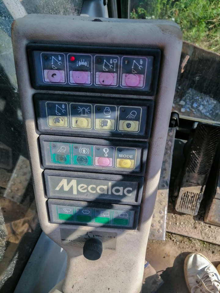 MECALAC 14 MXT - Pelle sur pneus: photos 4 MECALAC 14 MXT - Pelle sur pneus: photos 4