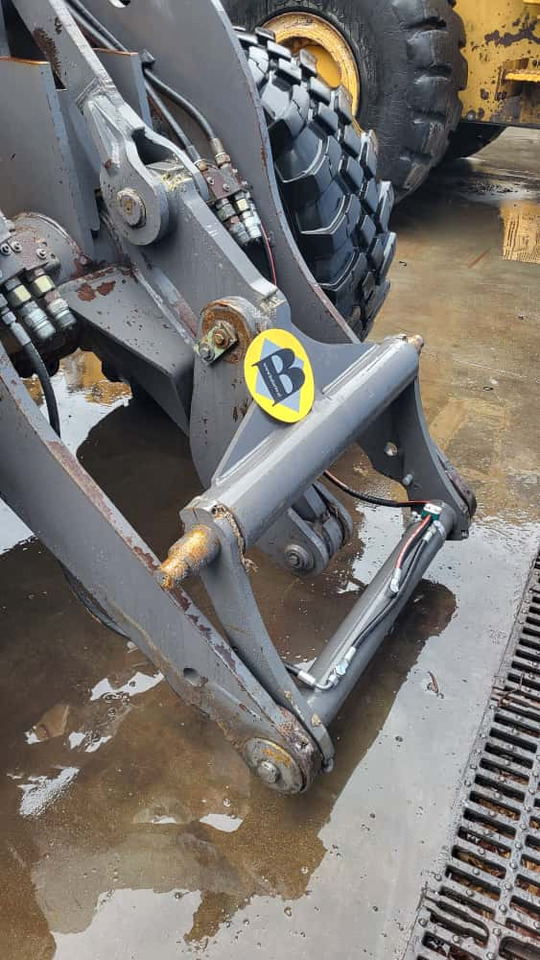 Quick coupler 2813127 for Volvo L40, L40B, L45, L45B - Attache rapide pour Chargeuse sur pneus: photos 3 Quick coupler 2813127 for Volvo L40, L40B, L45, L45B - Attache rapide pour Chargeuse sur pneus: photos 3