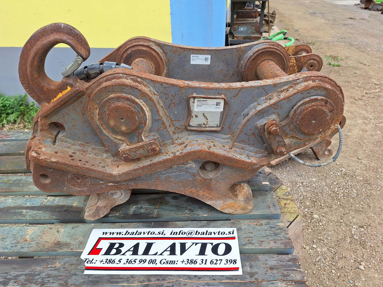 Quick coupler UNI 70 for 13-18 ton excavators - Attache rapide pour Engins de chantier: photos 1 Quick coupler UNI 70 for 13-18 ton excavators - Attache rapide pour Engins de chantier: photos 1