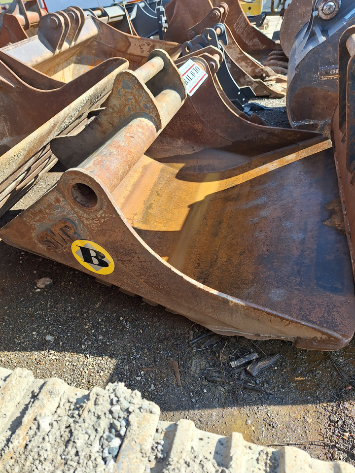 SMP Excavating planning bucket 1550 mm S60 - Godet pour pelle: photos 2 SMP Excavating planning bucket 1550 mm S60 - Godet pour pelle: photos 2