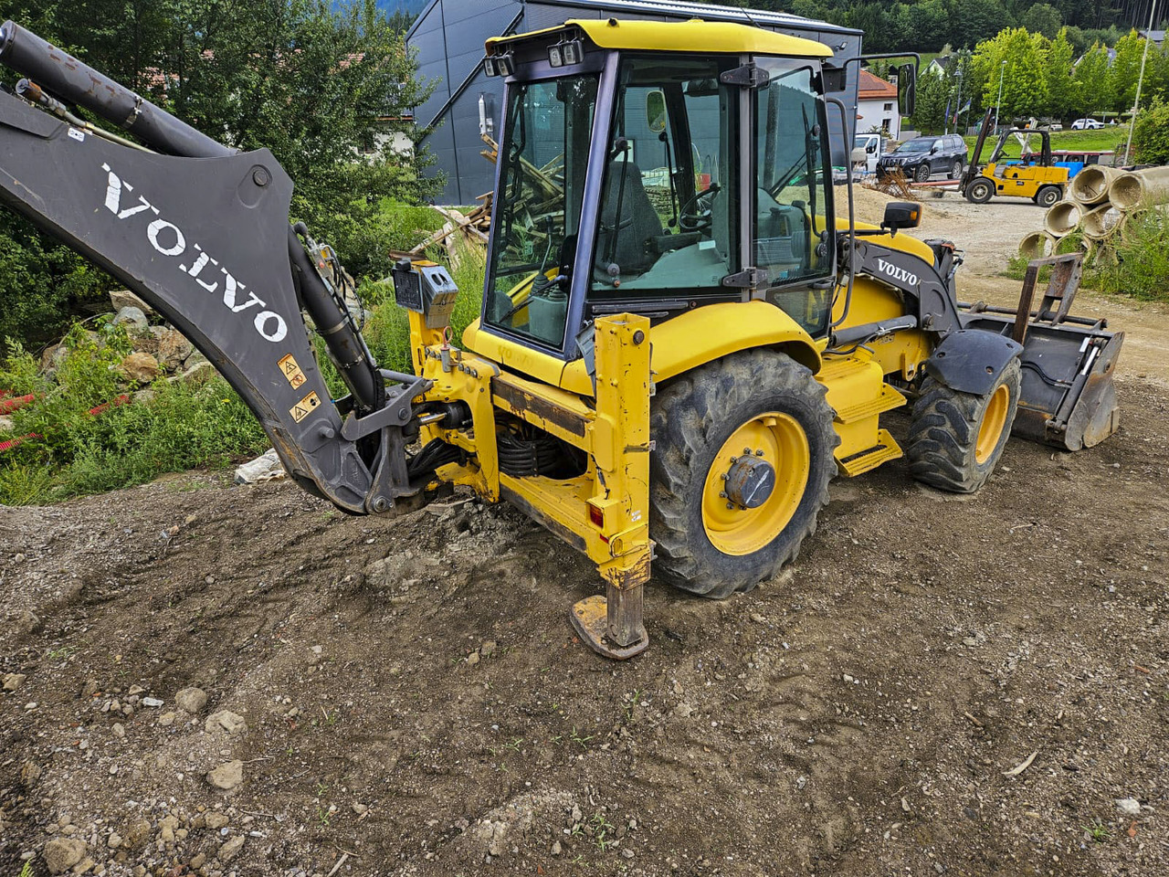 VOLVO BL71 - Tractopelle: photos 3 VOLVO BL71 - Tractopelle: photos 3