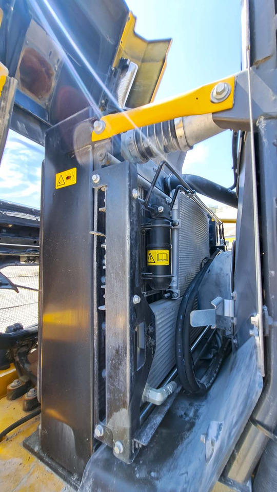 Chargeuse sur pneus VOLVO L120H: photos 47