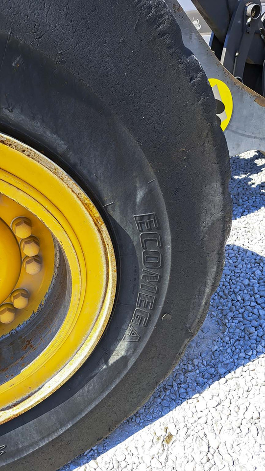 Chargeuse sur pneus VOLVO L120H: photos 21