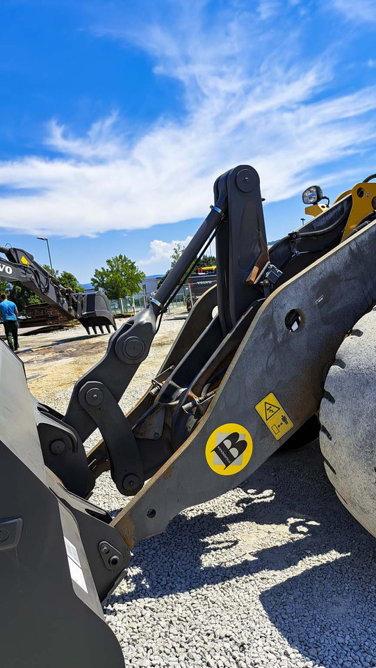 Chargeuse sur pneus VOLVO L120H: photos 15