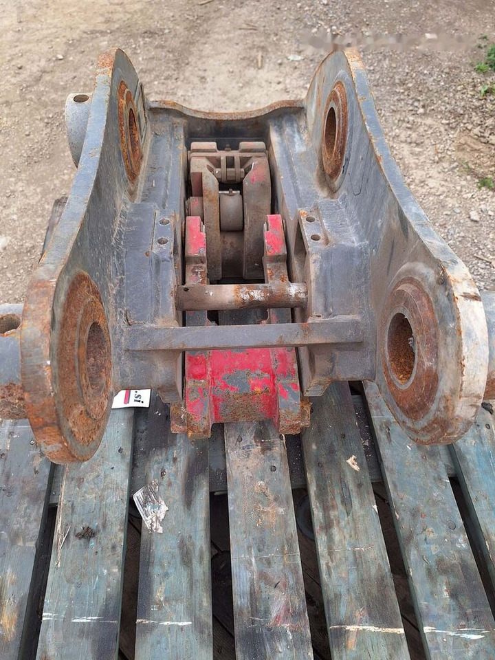 Volvo 14709434 Volvo EC140, EW140, ECR145 - Attache rapide pour Pelle: photos 3 Volvo 14709434 Volvo EC140, EW140, ECR145 - Attache rapide pour Pelle: photos 3