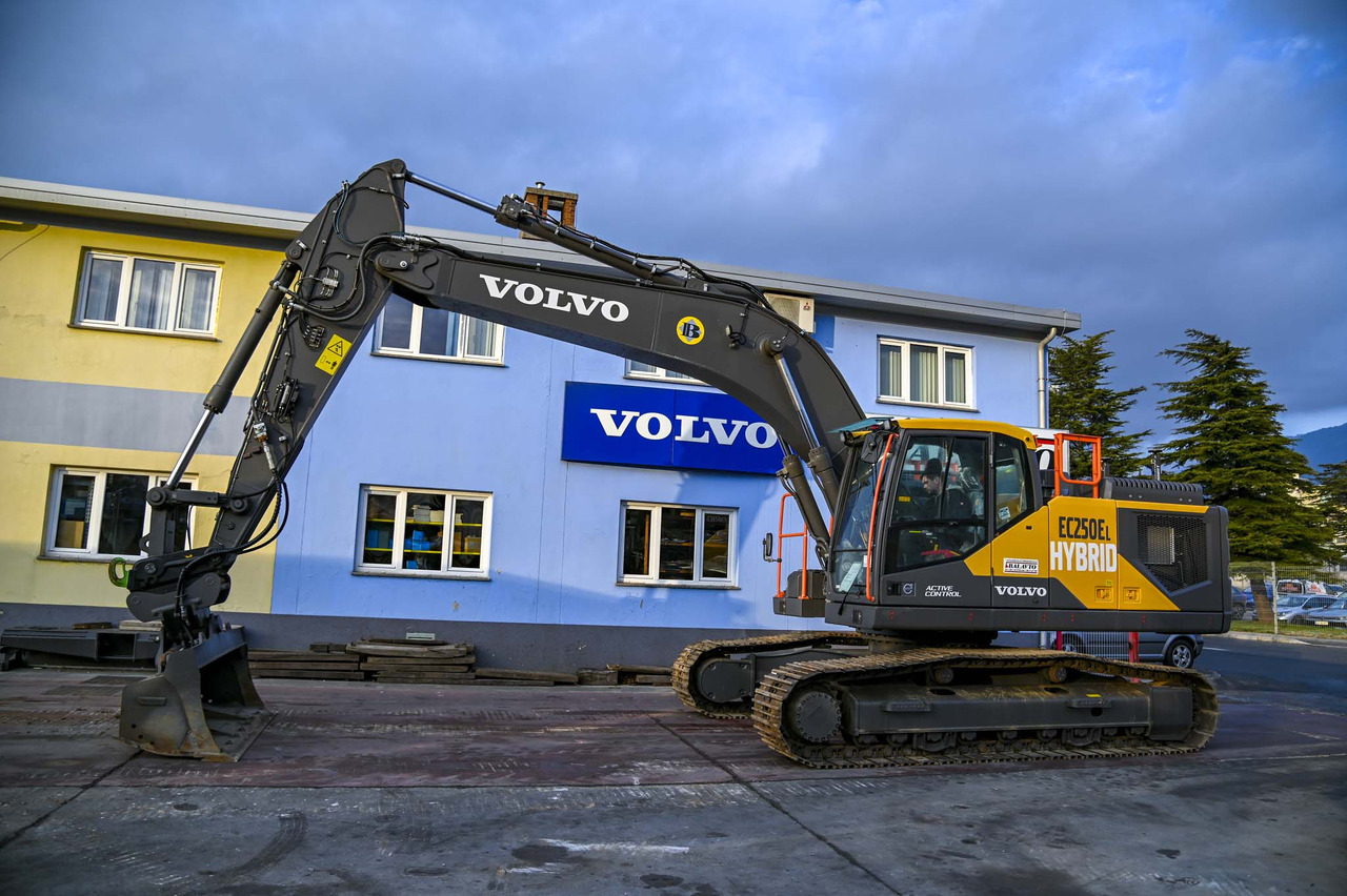 Volvo EC250EL Hybrid - Pelle sur chenille: photos 3 Volvo EC250EL Hybrid - Pelle sur chenille: photos 3