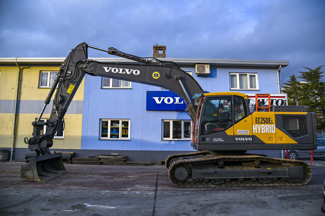 Volvo EC250EL Hybrid - Pelle sur chenille: photos 4 Volvo EC250EL Hybrid - Pelle sur chenille: photos 4