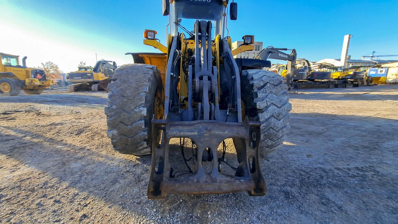 Volvo L120E - Chargeuse sur pneus: photos 2 Volvo L120E - Chargeuse sur pneus: photos 2