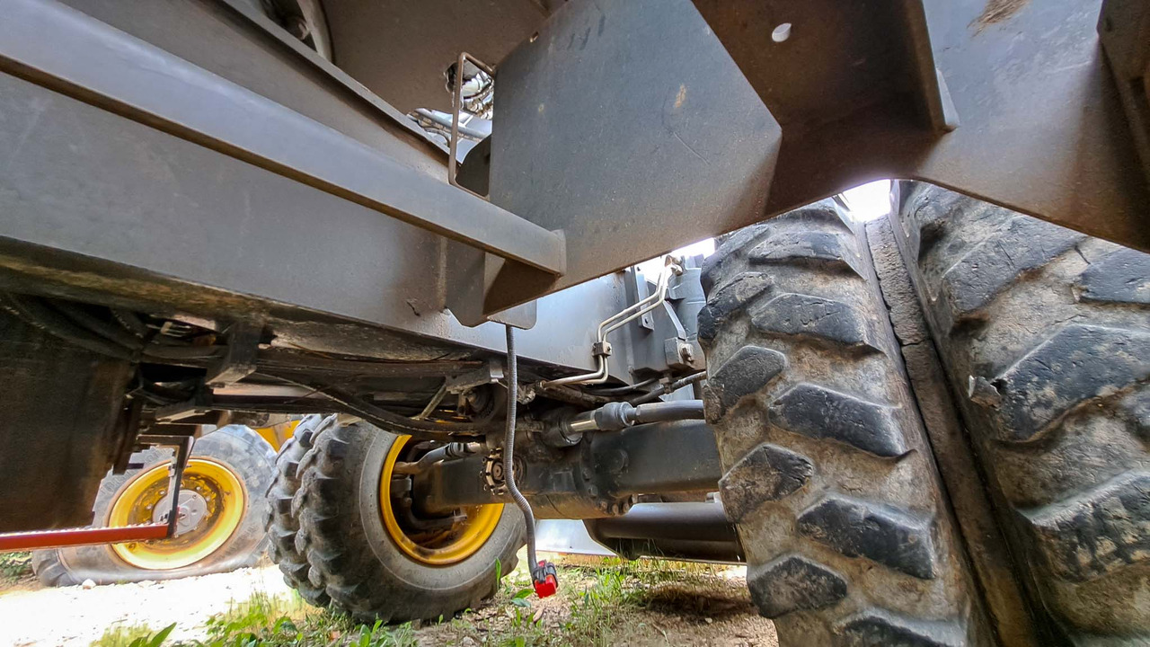 Volvo rear axle 14590304 Volvo EWR150E, EW160D, EW160E, EW180E, EW140E, EWR170E, EW200E MH, EW180D, EW160C, EW180C - Essieu arrière pour Pelle: photos 1 Volvo rear axle 14590304 Volvo EWR150E, EW160D, EW160E, EW180E, EW140E, EWR170E, EW200E MH, EW180D, EW160C, EW180C - Essieu arrière pour Pelle: photos 1