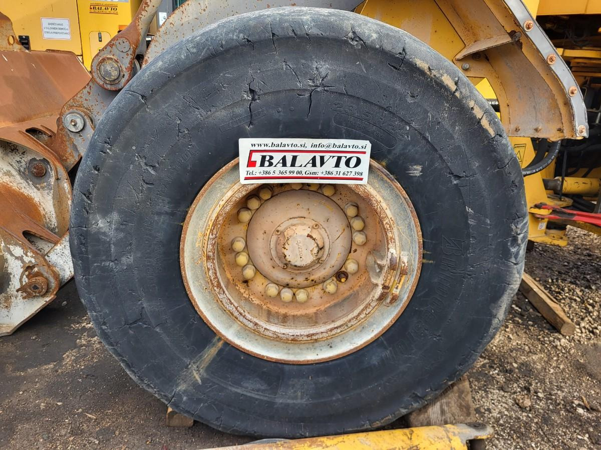 Volvo rims - Jante pour Chargeuse: photos 1 Volvo rims - Jante pour Chargeuse: photos 1