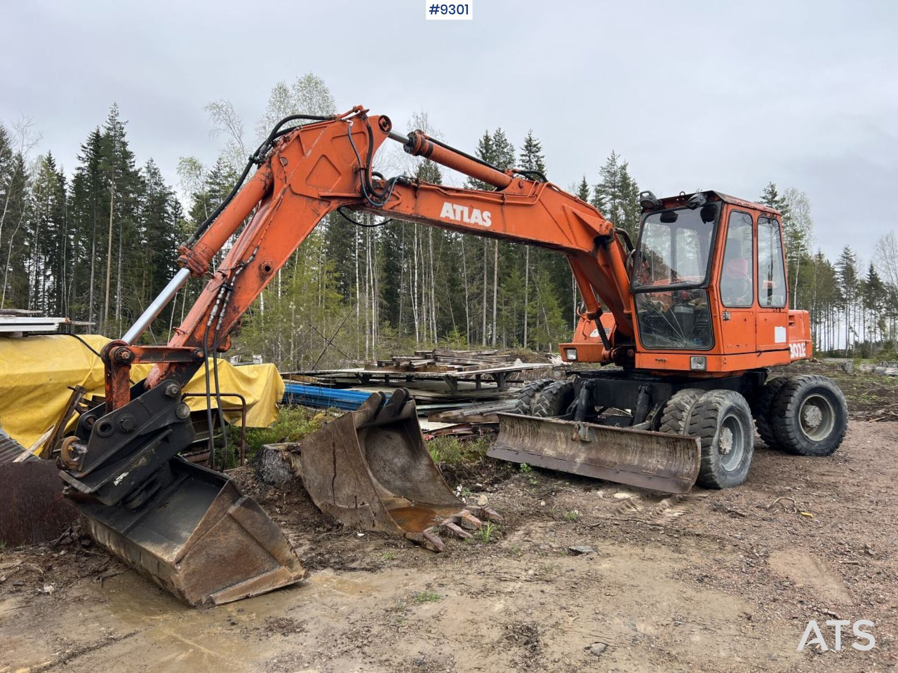 Atlas 1302 E Wheeled excavator with attachments (VIDEO) - Pelle sur pneus: photos 1 Atlas 1302 E Wheeled excavator with attachments (VIDEO) - Pelle sur pneus: photos 1