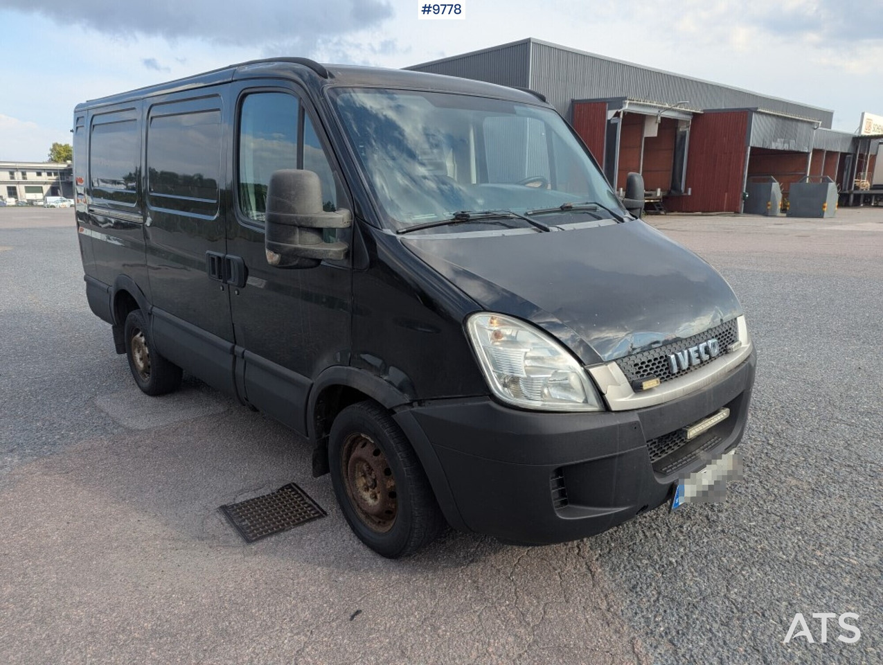 Box Truck Iveco Daily 29L12A V-300 - Fourgon utilitaire: photos 2 Box Truck Iveco Daily 29L12A V-300 - Fourgon utilitaire: photos 2