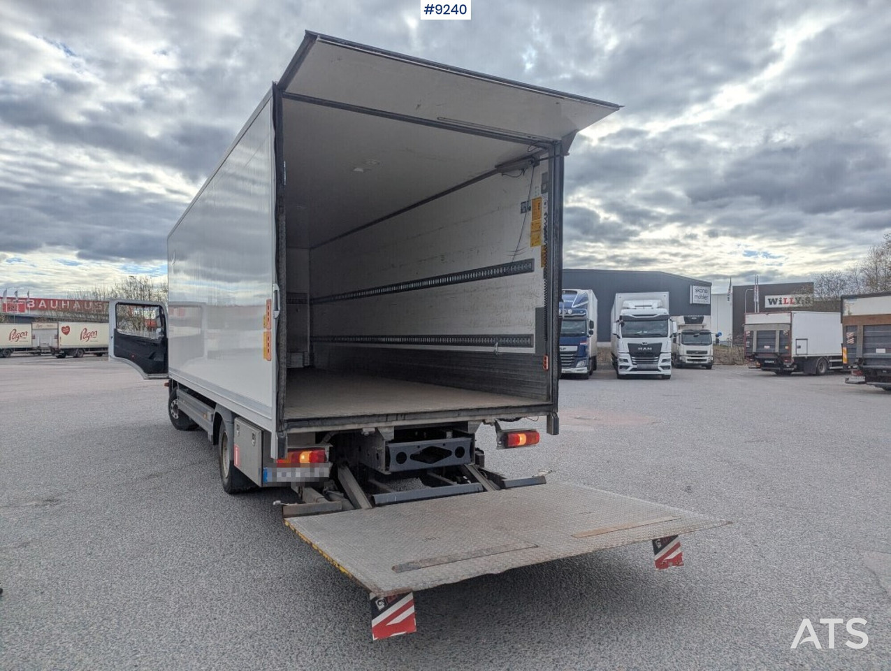 Box Truck Mercedes-Benz Atego with tail lift (SEE VIDEO) - Camion fourgon: photos 3 Box Truck Mercedes-Benz Atego with tail lift (SEE VIDEO) - Camion fourgon: photos 3