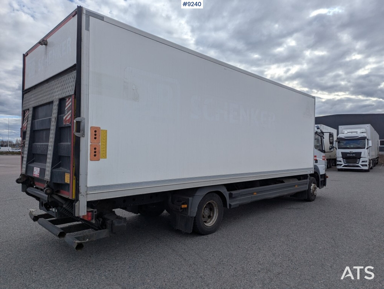 Box Truck Mercedes-Benz Atego with tail lift (SEE VIDEO) - Camion fourgon: photos 4 Box Truck Mercedes-Benz Atego with tail lift (SEE VIDEO) - Camion fourgon: photos 4