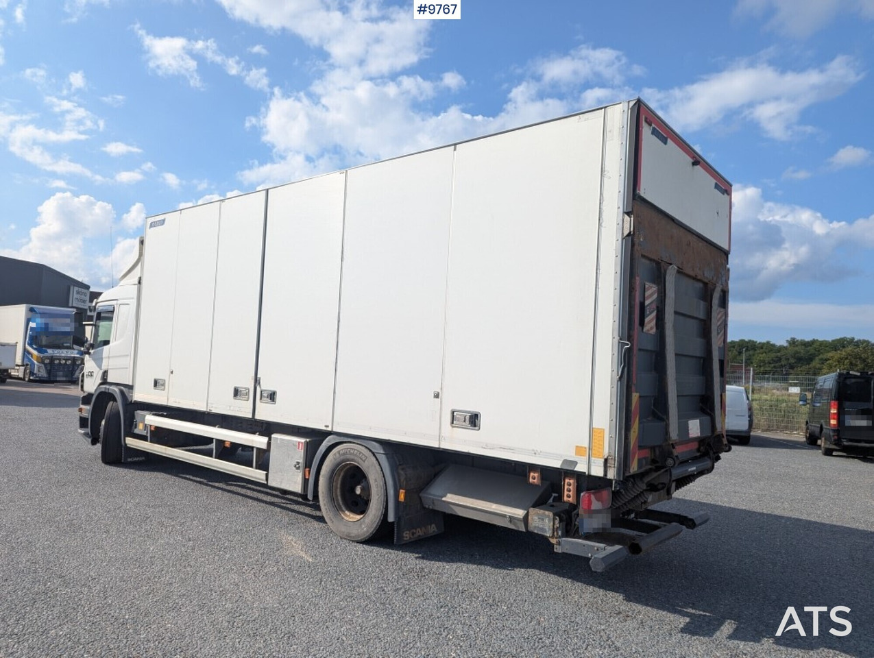 Box Truck Scania P320 4X2 with tail lift - Camion fourgon: photos 3 Box Truck Scania P320 4X2 with tail lift - Camion fourgon: photos 3