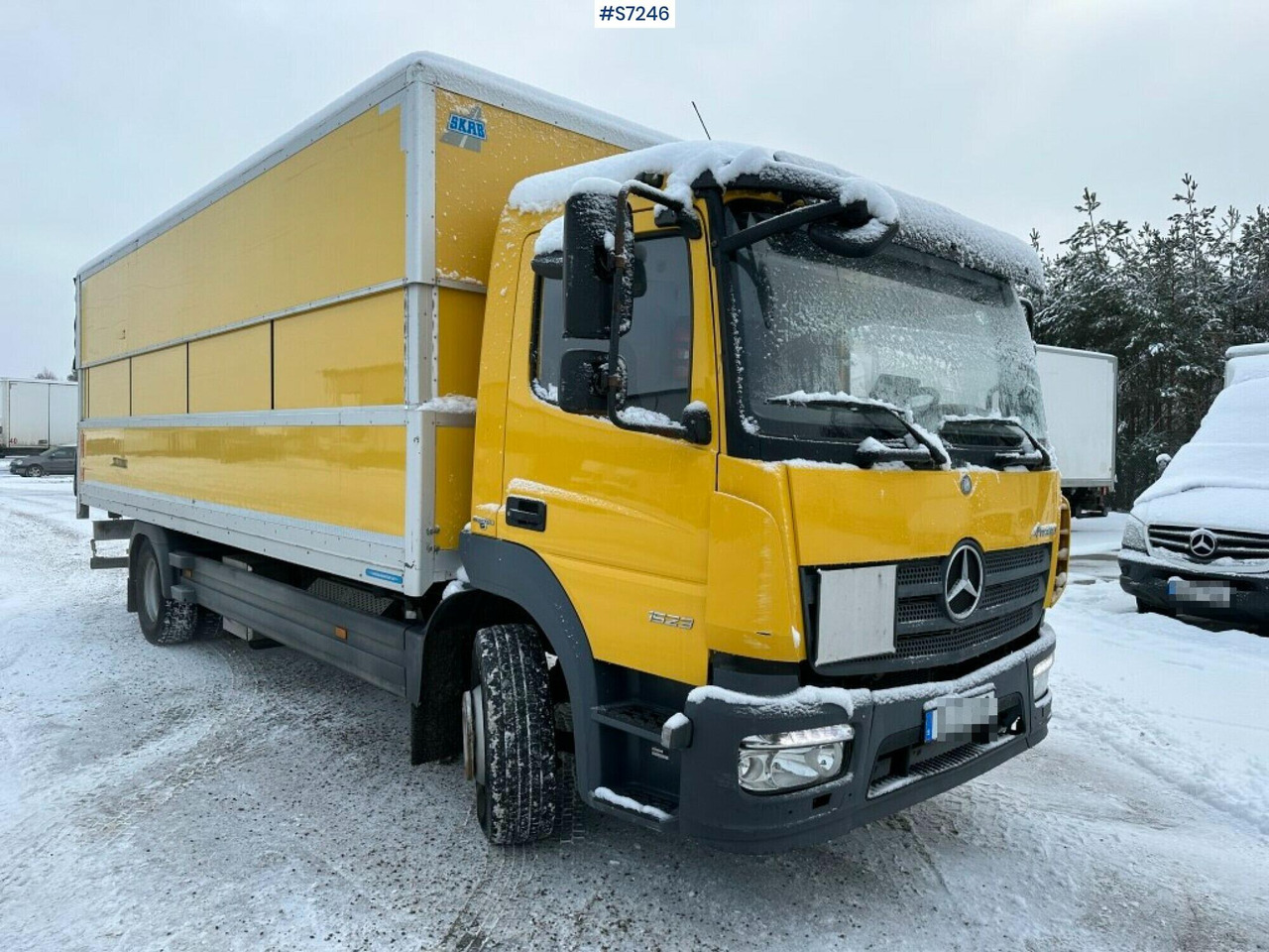 Box truck Mercedes Benz Atego 1523 with high and sinkable roof - Camion fourgon: photos 2 Box truck Mercedes Benz Atego 1523 with high and sinkable roof - Camion fourgon: photos 2