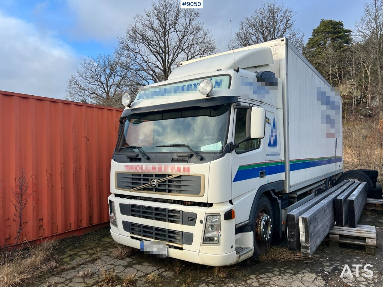 Box truck Volvo FM9 4X2 - Camion fourgon: photos 1 Box truck Volvo FM9 4X2 - Camion fourgon: photos 1