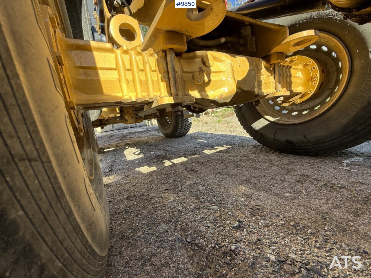 Chargeuse sur pneus CAT 908M Wheel loader with Gears: photos 15