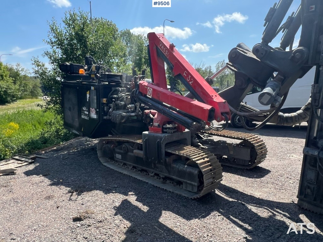 Drill rig Hütte with Fassi F32 crane - Foreuse: photos 3 Drill rig Hütte with Fassi F32 crane - Foreuse: photos 3