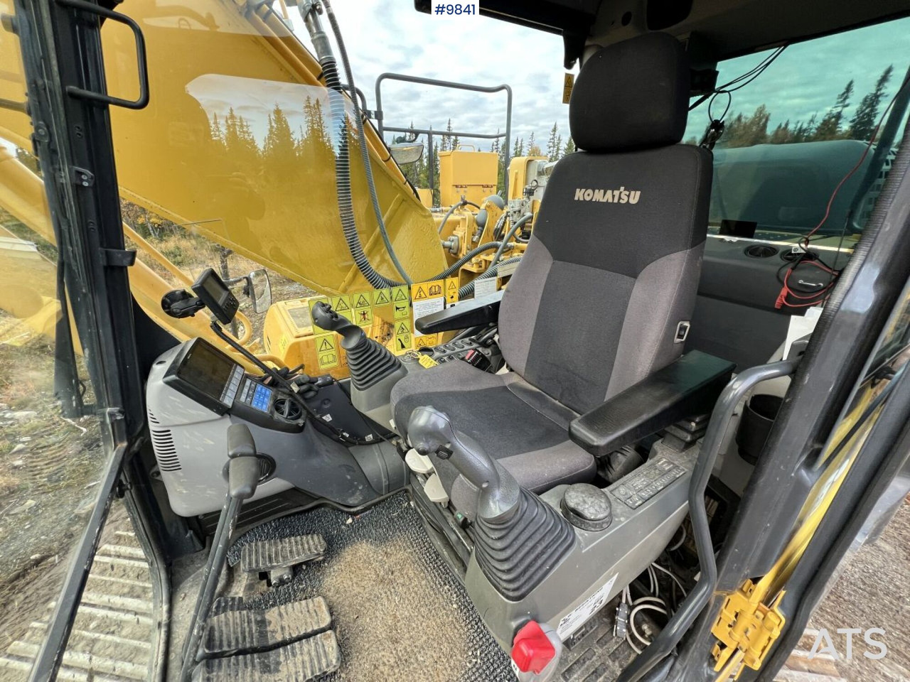 Excavator Komatsu HB 215 LC-2 with Tiltrotator and Buckets(See Video) - Pelle sur chenille: photos 5 Excavator Komatsu HB 215 LC-2 with Tiltrotator and Buckets(See Video) - Pelle sur chenille: photos 5