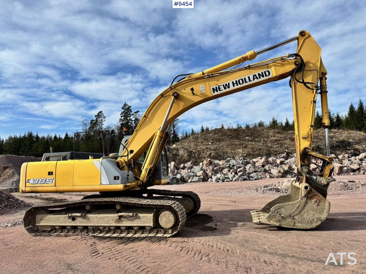 Excavator New Holland E385 - Pelle sur chenille: photos 4 Excavator New Holland E385 - Pelle sur chenille: photos 4