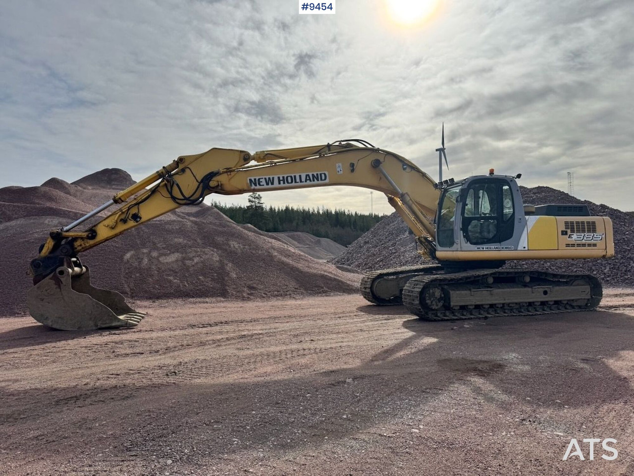 Excavator New Holland E385 - Pelle sur chenille: photos 3 Excavator New Holland E385 - Pelle sur chenille: photos 3