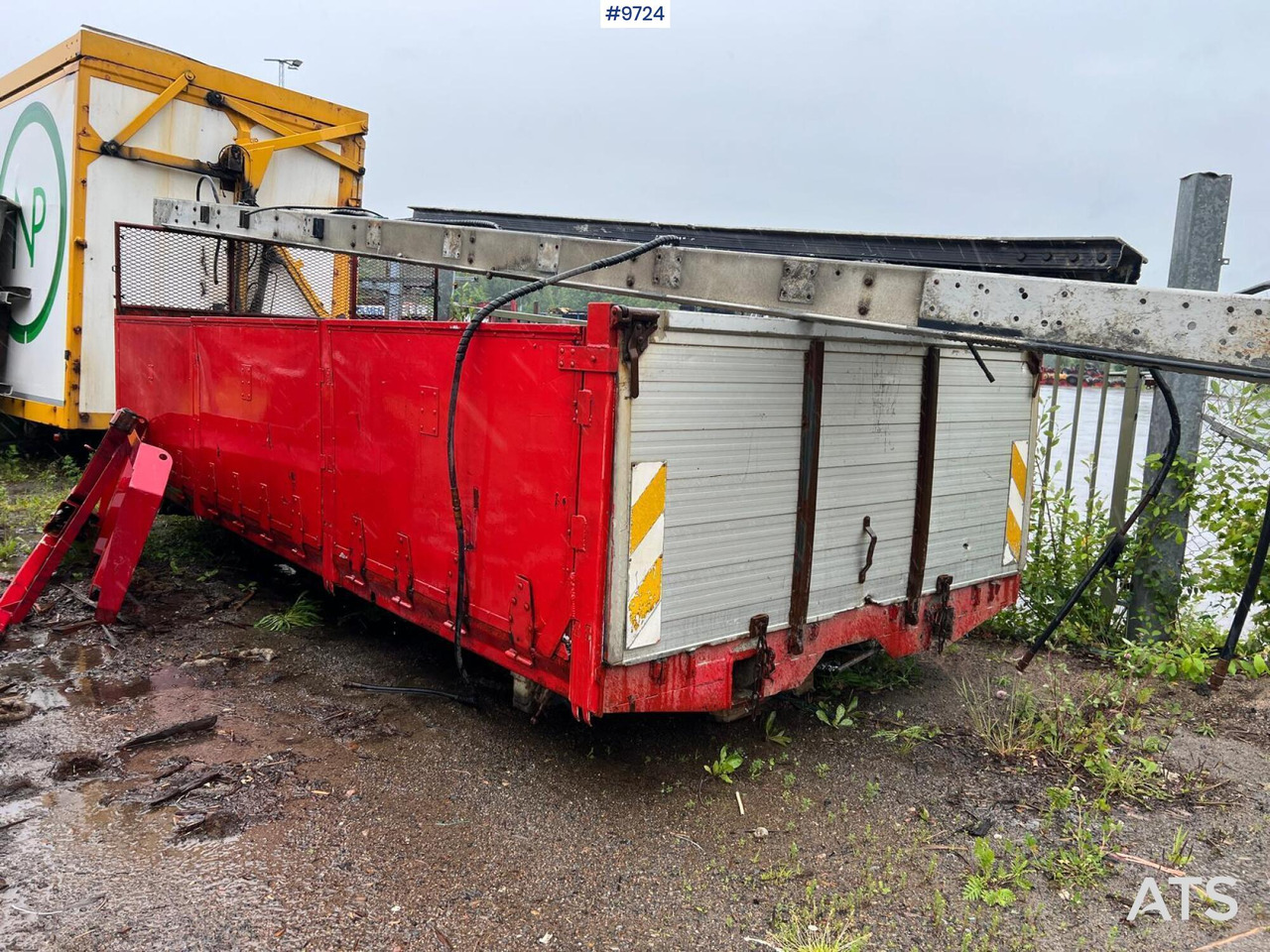 Flatbed - Carrosserie plateau: photos 1 Flatbed - Carrosserie plateau: photos 1