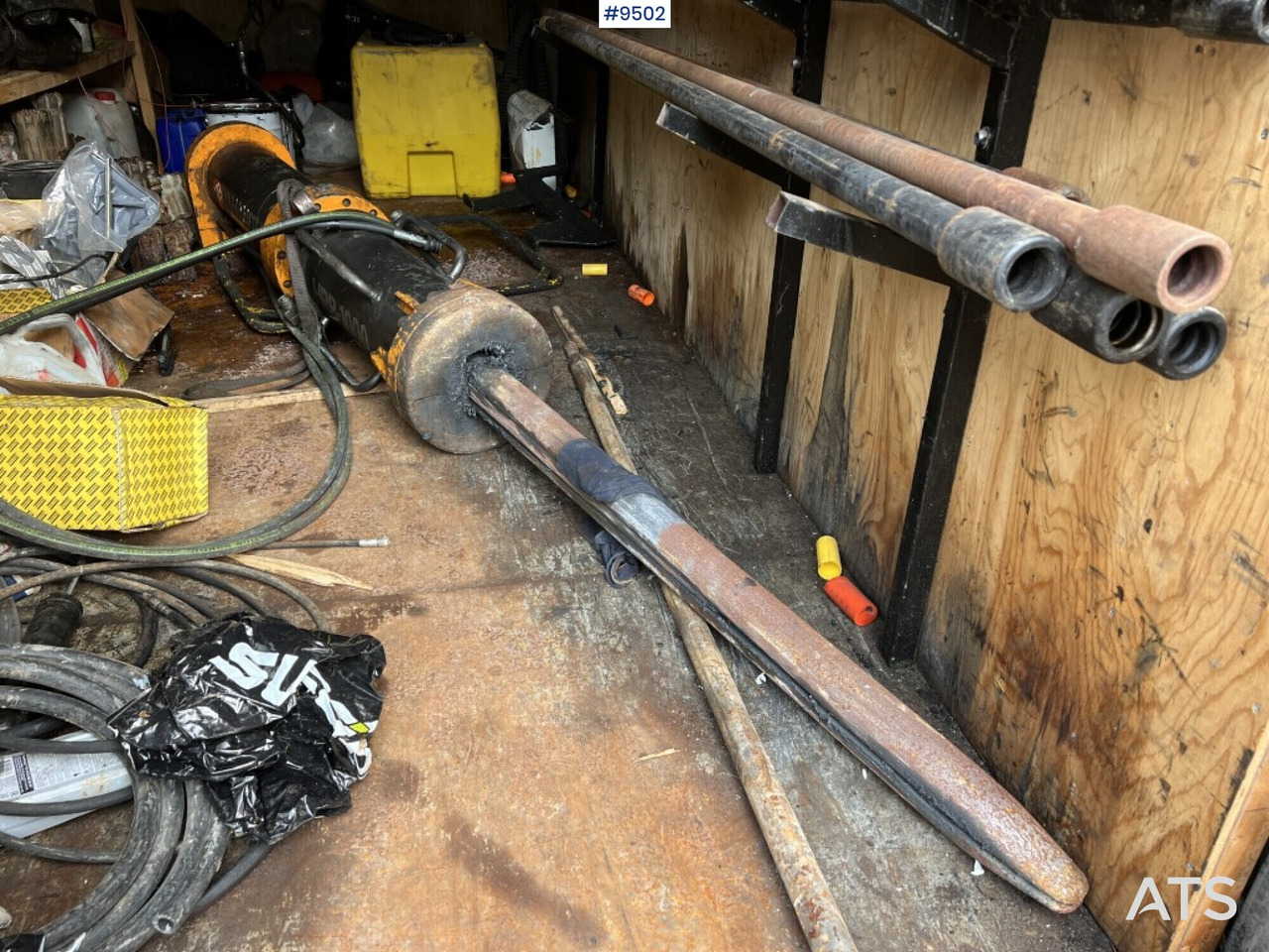 Hydraulic breaker HRB-1000 with extra breaker - Marteau hydraulique pour Engins de chantier: photos 1 Hydraulic breaker HRB-1000 with extra breaker - Marteau hydraulique pour Engins de chantier: photos 1