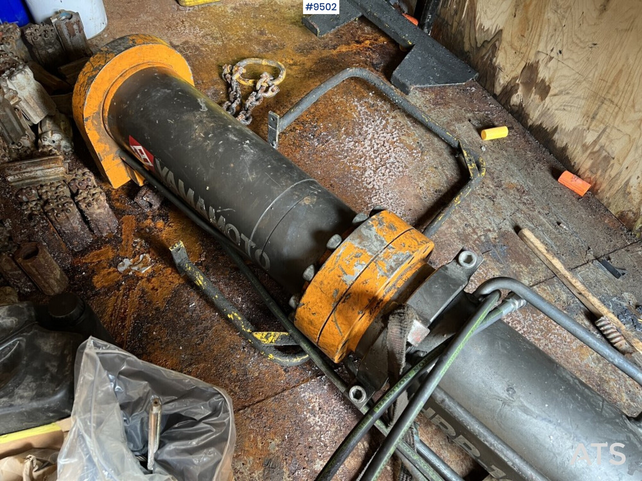 Hydraulic breaker HRB-1000 with extra breaker - Marteau hydraulique pour Engins de chantier: photos 5 Hydraulic breaker HRB-1000 with extra breaker - Marteau hydraulique pour Engins de chantier: photos 5