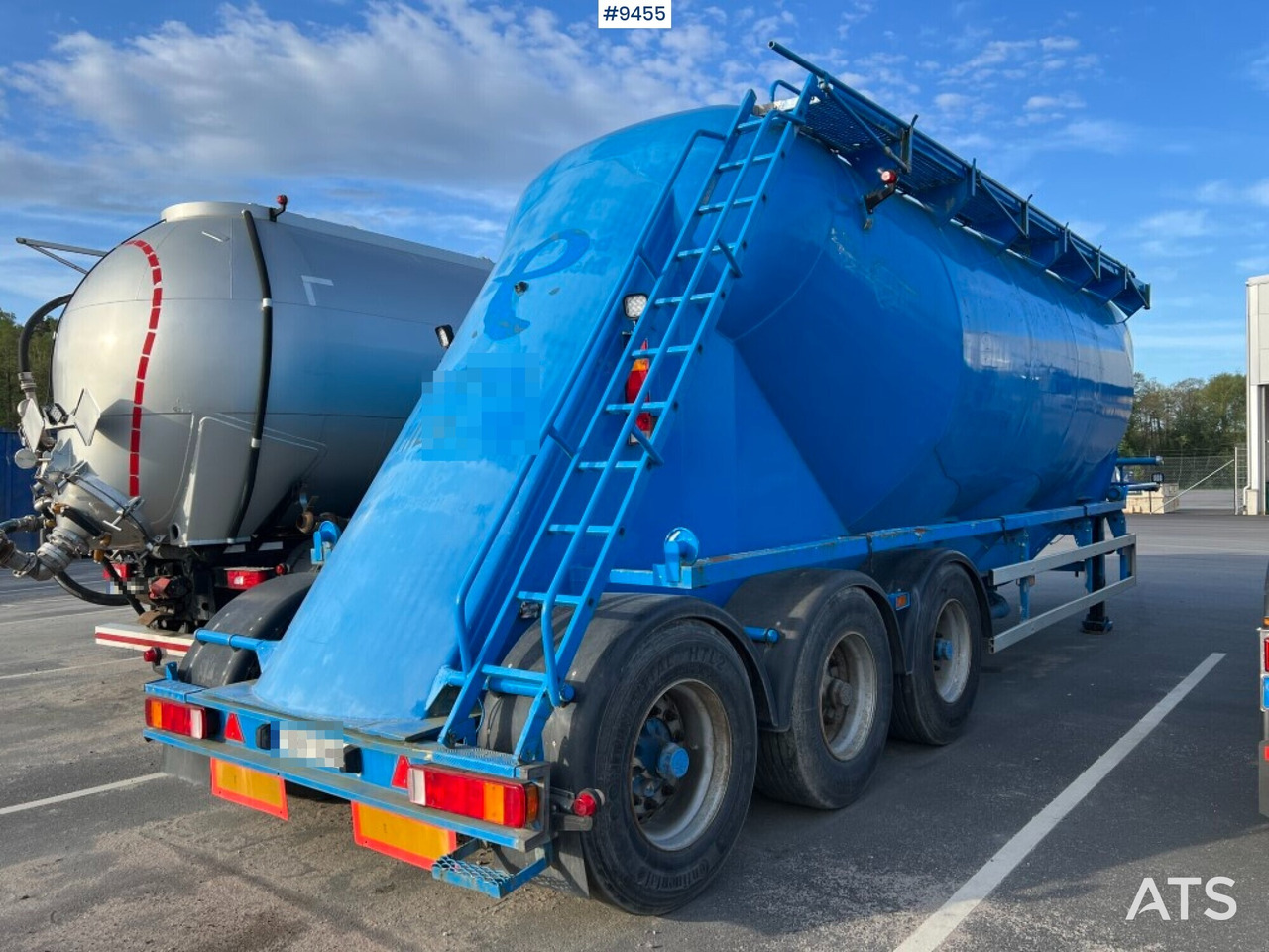 INTERCONSULT Bulk trailer - Citerne pulvérulente: photos 3 INTERCONSULT Bulk trailer - Citerne pulvérulente: photos 3