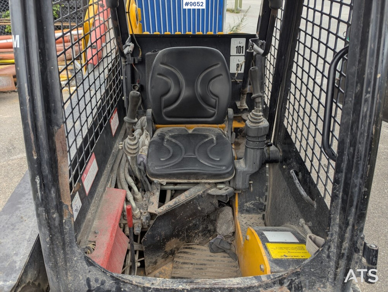 JCB Robot 160 tool carrier with grading bucket - Valet de ferme: photos 5 JCB Robot 160 tool carrier with grading bucket - Valet de ferme: photos 5