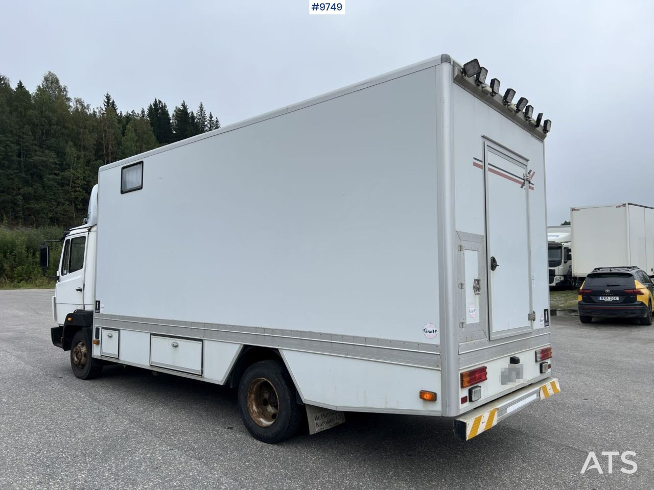Mercedes Benz 814 Truck with living quarters/workshop section - Camion fourgon: photos 3 Mercedes Benz 814 Truck with living quarters/workshop section - Camion fourgon: photos 3