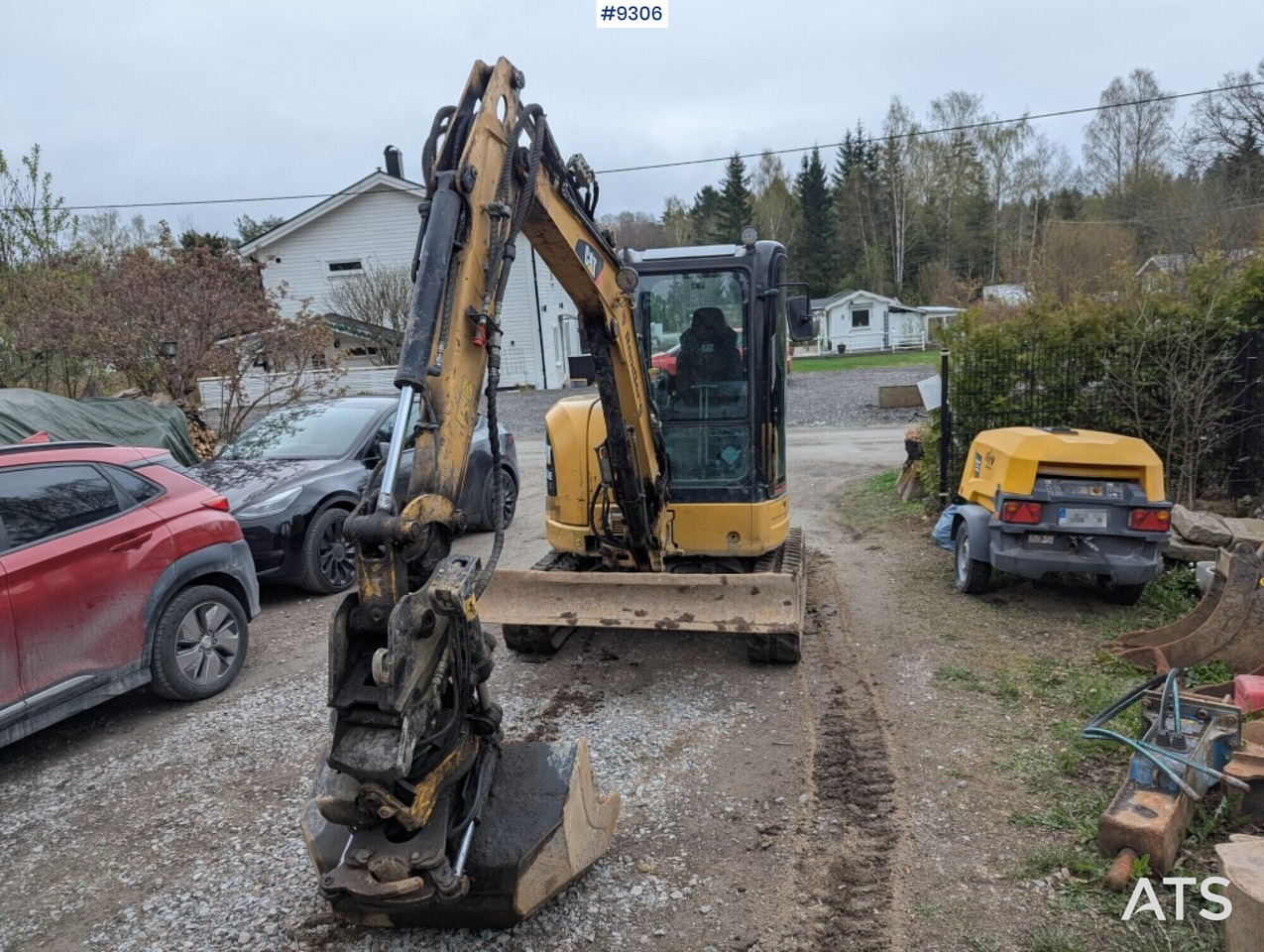 Mini excavator Cat 303.5E CR with tiltrotator and attachments (See Video) - Mini pelle: photos 2 Mini excavator Cat 303.5E CR with tiltrotator and attachments (See Video) - Mini pelle: photos 2