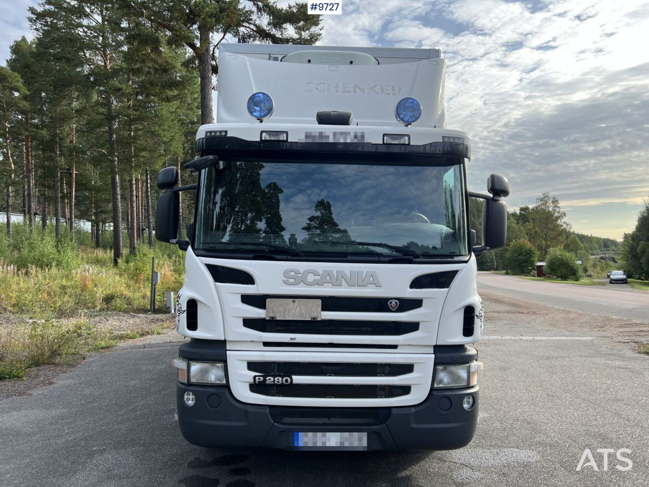SCANIA P280 Box truck with tail lift - Camion fourgon: photos 2 SCANIA P280 Box truck with tail lift - Camion fourgon: photos 2