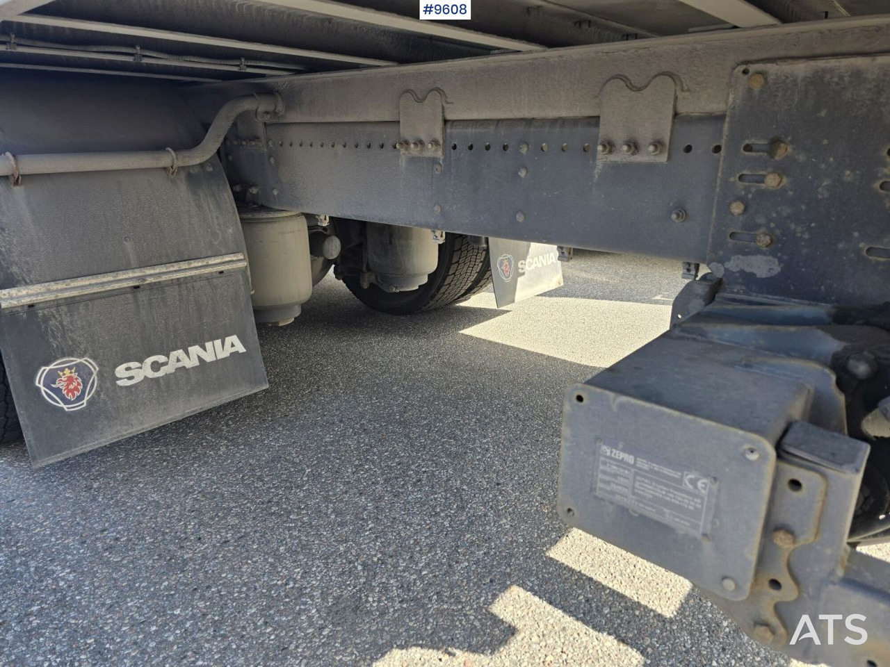 Camion fourgon Scania P250 Liftable and lowerable body: photos 8