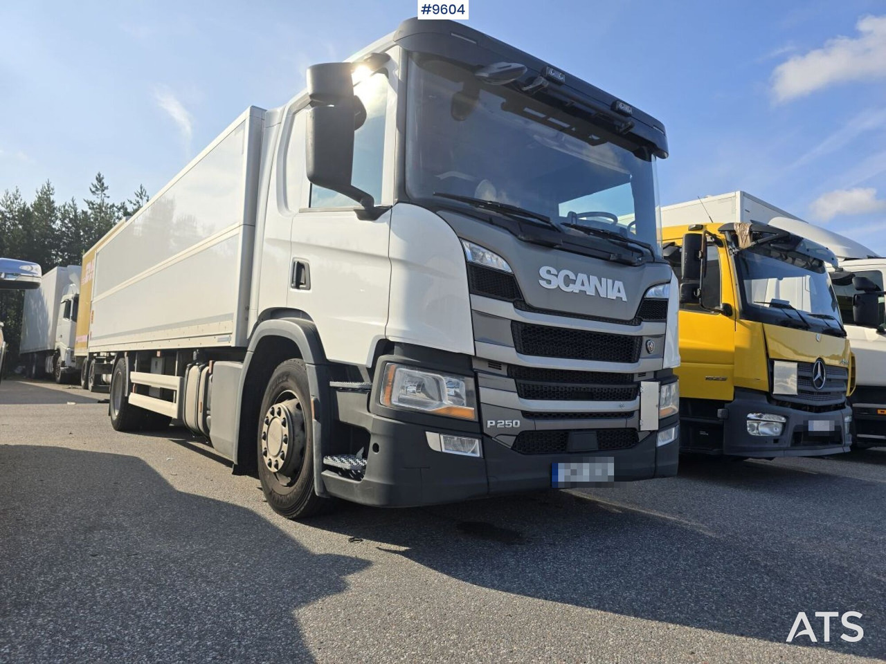 Scania P250 Liftable and lowerable body - Camion fourgon: photos 2 Scania P250 Liftable and lowerable body - Camion fourgon: photos 2