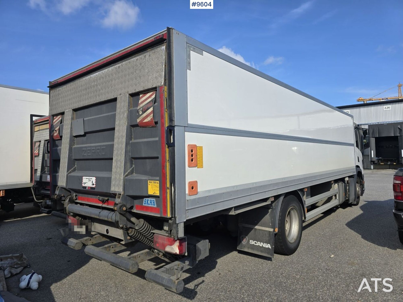 Scania P250 Liftable and lowerable body - Camion fourgon: photos 3 Scania P250 Liftable and lowerable body - Camion fourgon: photos 3