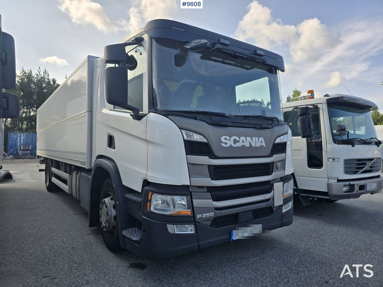 Scania P250 Liftable and lowerable body - Camion fourgon: photos 2 Scania P250 Liftable and lowerable body - Camion fourgon: photos 2