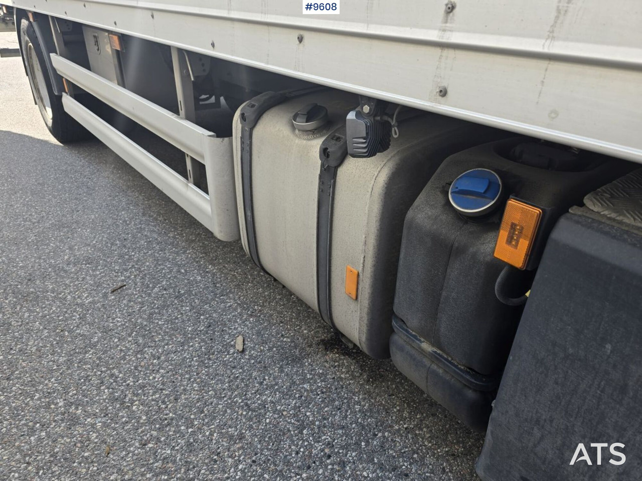 Camion fourgon Scania P250 Liftable and lowerable body: photos 17