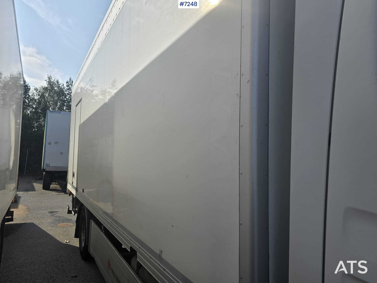 Camion fourgon Scania P320 Box truck with tail lift: photos 11