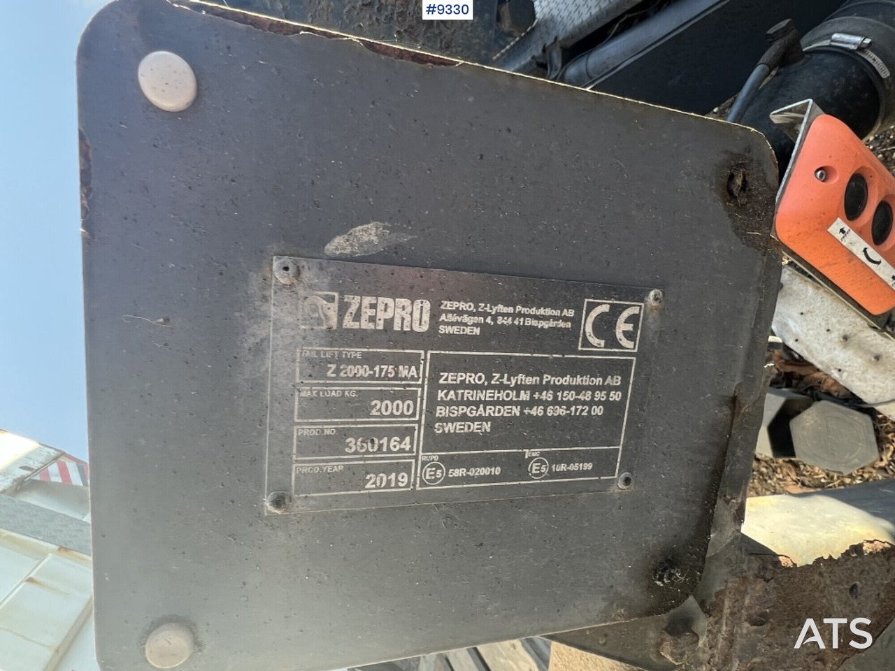 Tail lift Zepro Z2000-175MA - Hayon élévateur: photos 3 Tail lift Zepro Z2000-175MA - Hayon élévateur: photos 3